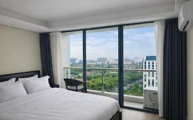 Studio With Balcony Near Okada Manila And Moa Lcondotel